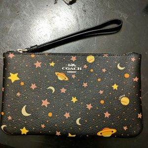 Coach Bags - Coach zip wristlet Coach Bags - Coach zip wristlet